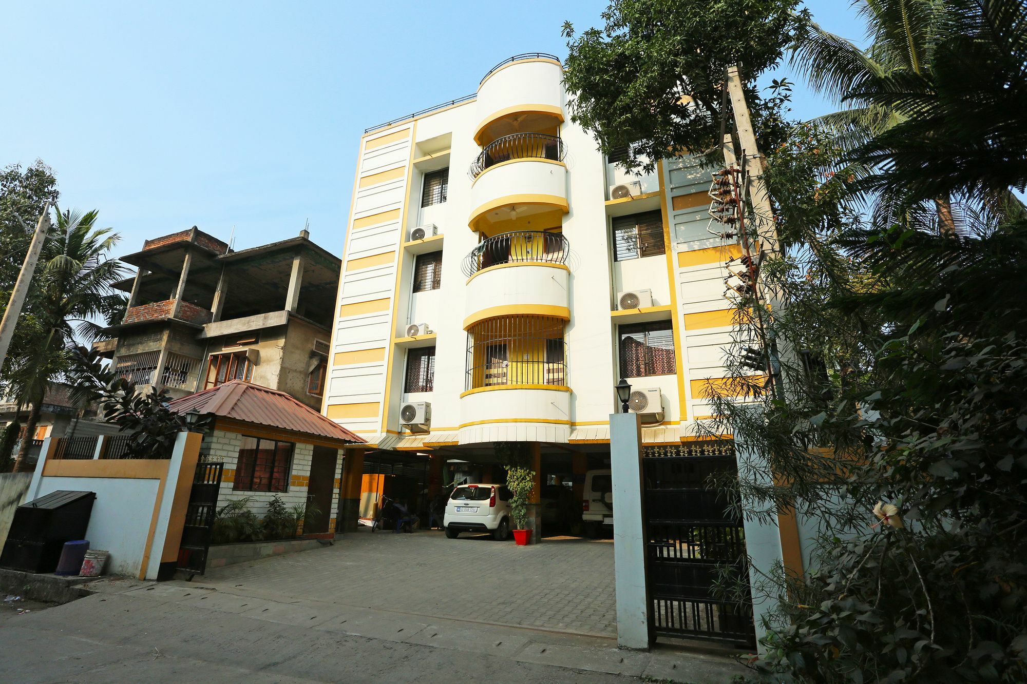 Treebo Umal Homestay Ganeshguri Guwahati Esterno foto